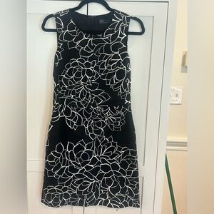 Gap Black and White Floral Sleeveless Dress